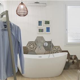 3 bedroom villa with pool, Alcamo, sleeps 5-6